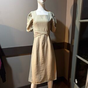 DAZY olive Puff-Sleeve Midi Dress